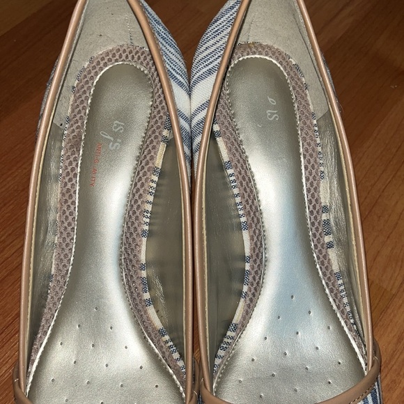 💙Easy Spirit Brigette wedge pump sandal Blue stripe nautical Espadrille Size 8 - Picture 4 of 8